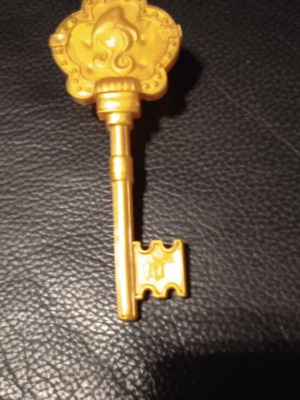 Sofia Doll Key Comb like new