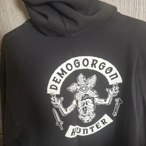 Stranger Things Columbia sweatshirt like new, black multicolor, size L