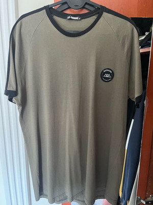 No shame T-shirt like new, size XL