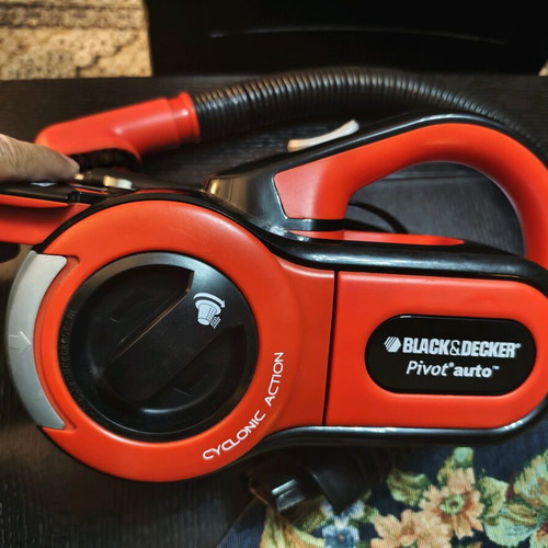 Black & Decker Dustbuster Pivot 12V car vacuum cleaner used
