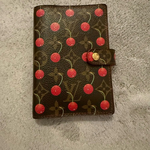 Louis Vuitton Cerises Agenda like new with broken metal support