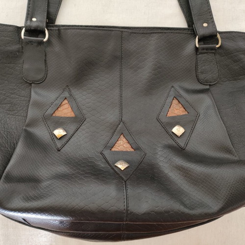 Ladies shoulder bag used, faux leather, black, spacious with zipper