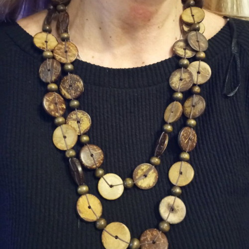 Wooden necklace like new, brown shades, length 134 cm