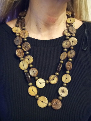 Wooden necklace like new, brown shades, length 134 cm