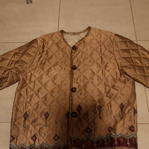 Quilted jacket gold color new, one size
