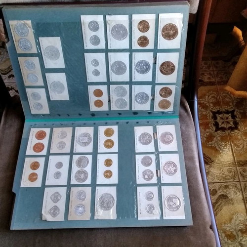 Collectible coins used, album with 19 cards, about 500 pieces