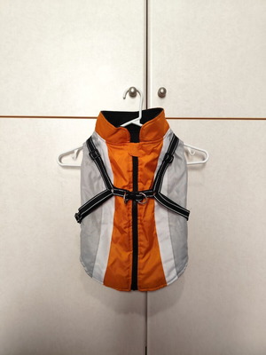 Sleeveless dog jacket with fleece lining like new