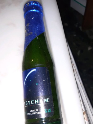 Babycham напитка от ябълка и круша 6% алкохол запечатана 100 мл колекционерска нова