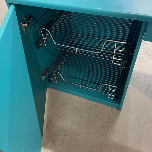 Office furniture used in very good condition