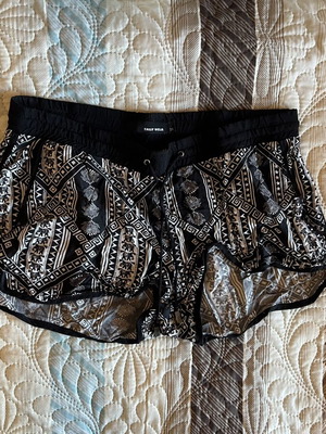 Tally Weijl summer shorts like new, size S, black and white