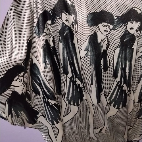 Zara satin blouse like new with black and white print, size S