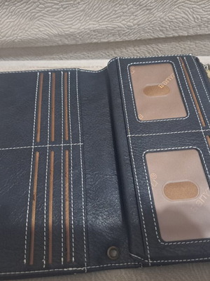 Women's wallet like new with multiple compartments, black