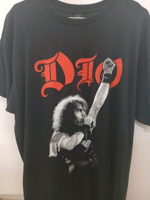 Dio We Rock XL shirt like new with patch and back print