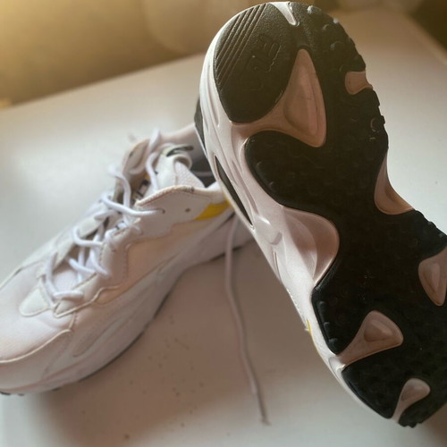 Fila athletic shoes like new, white with stains size 41.5