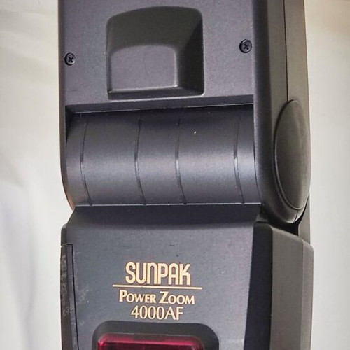 SUNPAK Power Zoom 4000AF electronic flash used with LCD for film cameras