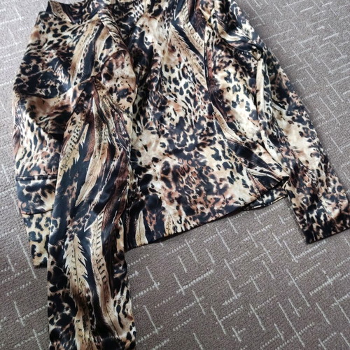 Satin jacket brown like new, size L