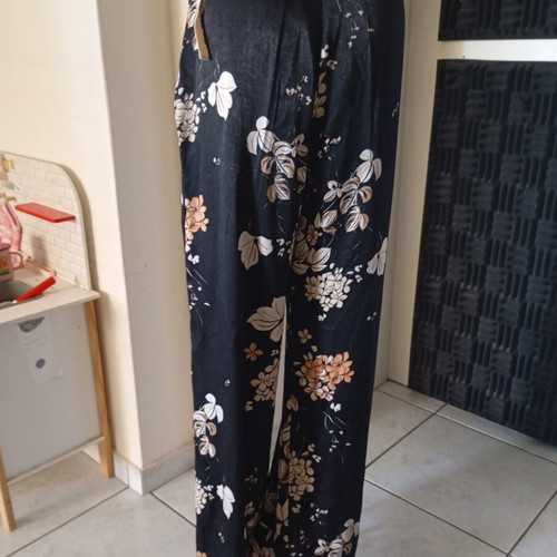 Lisa Kott women's pants used, size M/L, black and beige