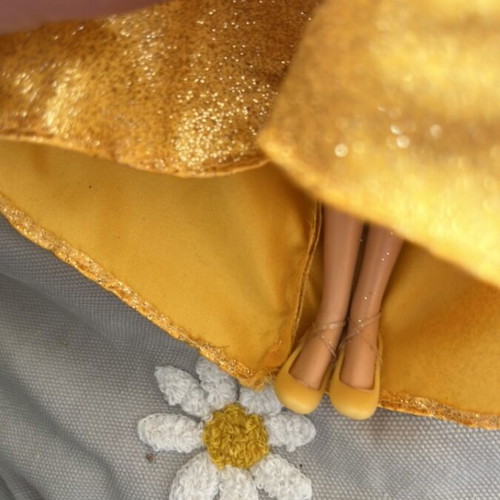 Disney Store Belle Classic doll like new with gloves and shoes