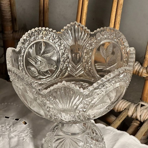 Crystal fruit bowl used with embossed design and foot