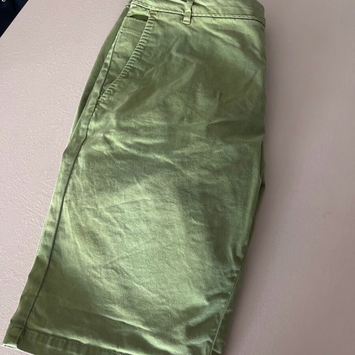 Zara shorts used, khaki, waist size 32