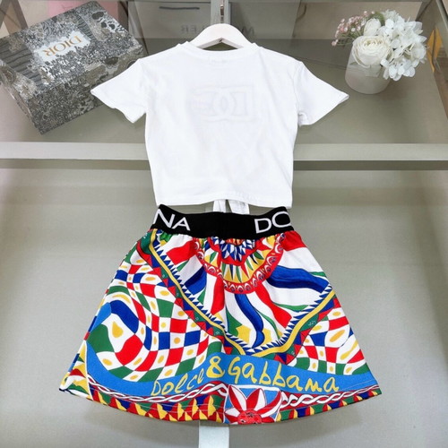 Kids skirt and t-shirt set new