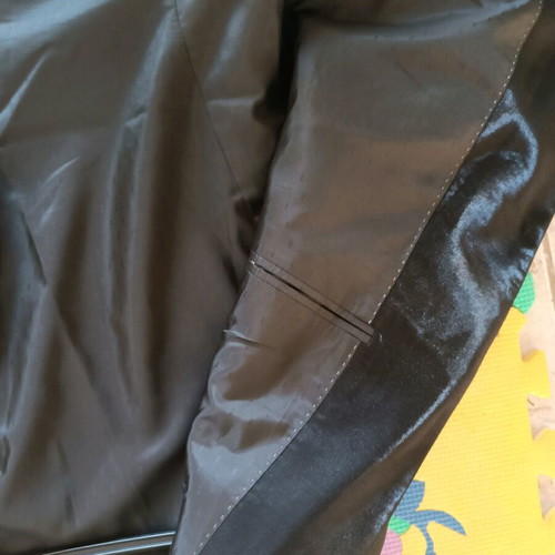 Davvero formal suit black like new