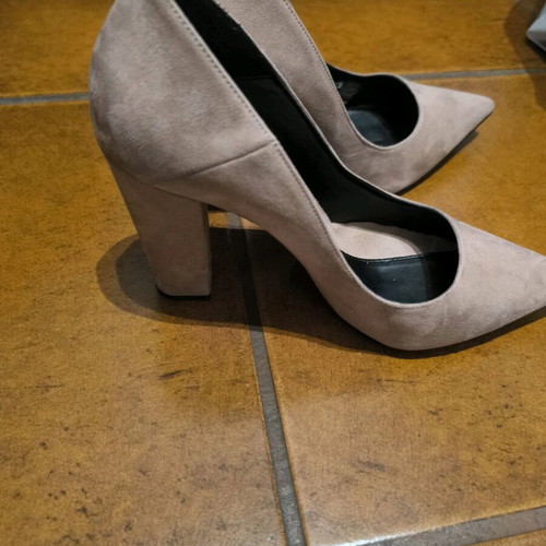 Shoes size 39 beige like new