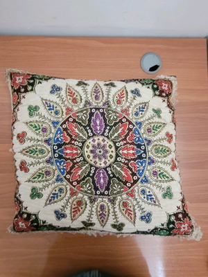 Handmade knitted pillow from Syria with beautiful design