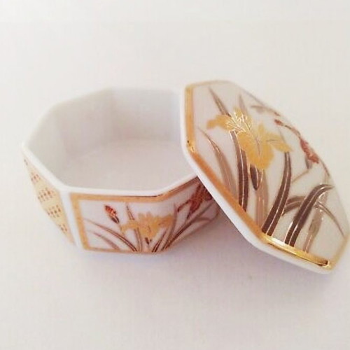 Seizan Japan porcelain jewelry box like new