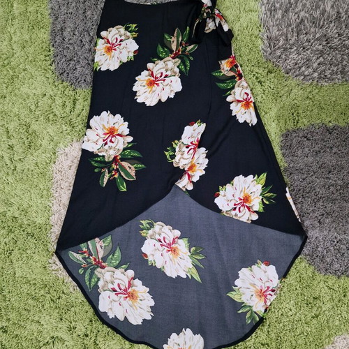 Lipsy London asymmetric wrap floral print skirt as new, size M