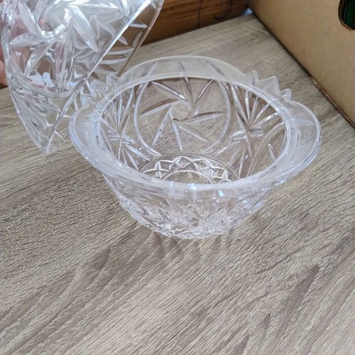 Vintage crystal candy dish with lid like new