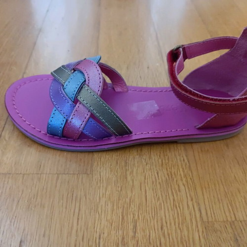 Kickers sandals girl size 34 new, leather