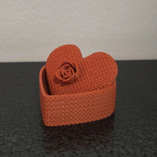 Heart gift box for ring or jewelry new