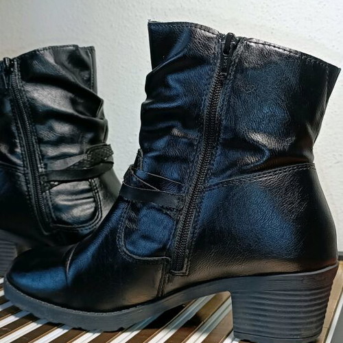 Black ankle boots used No39