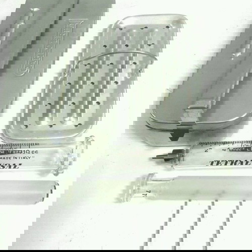 Σύριγγα γυάλινη vintage Super Eva Class με 3 βελόνες και θήκη αλουμινίου καινούργια