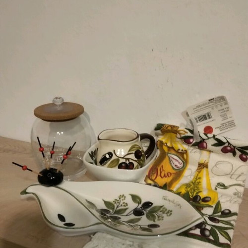 Olives set 5 pieces like new