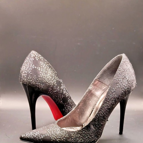 Italian pumps new size 37, 10 cm heel, black with silver details