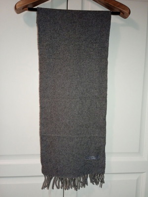 Chevignon scarf used 100% wool gray