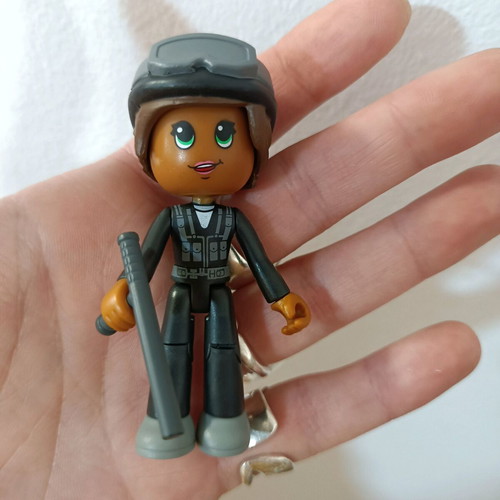 Devseries figure like new with box and detachable parts