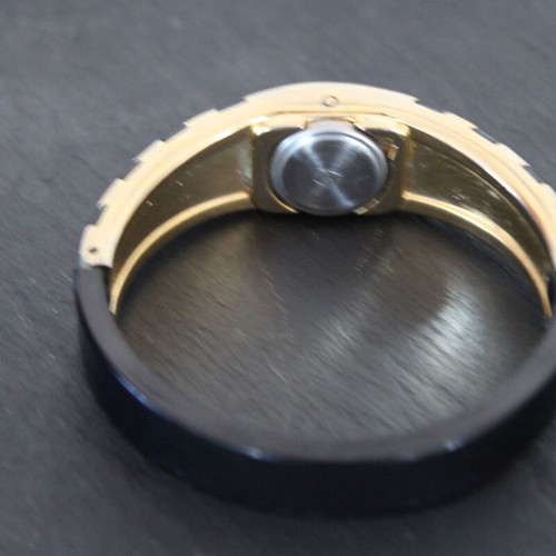 Various women's jewelry