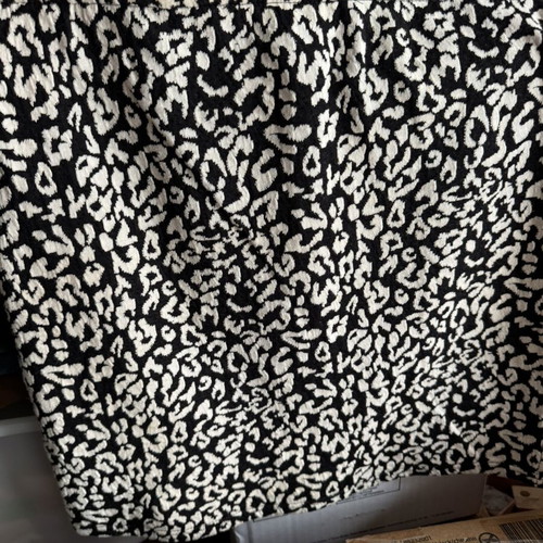 Elastic skirt H&M like new, black and white, sizes S and M