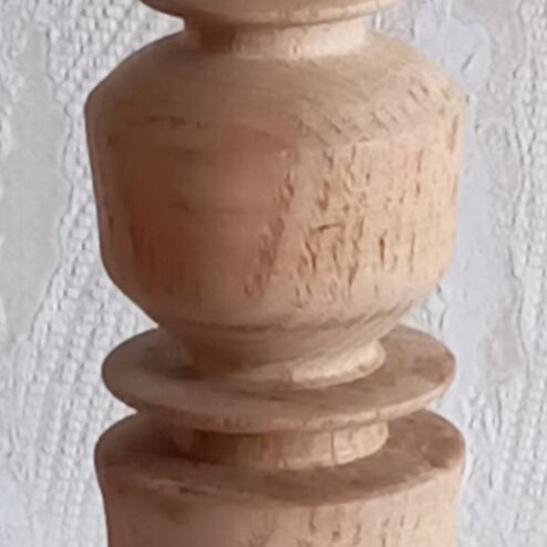Wooden candlestick like new, 13 cm height