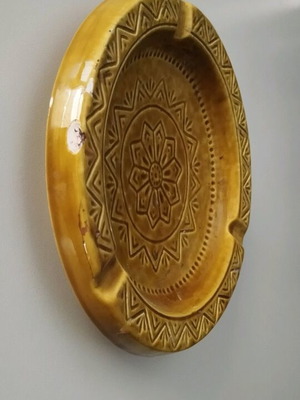 Κεραμικό τασάκι vintage αριθμημένο μεταχειρισμένο με μικρή φθορά