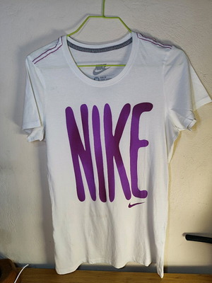Nike short sleeve white t-shirt medium used