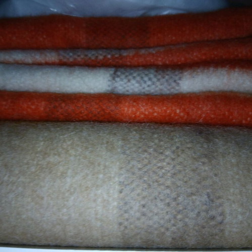 Handmade wool blankets like new, set of 2, size 1.60x1.20