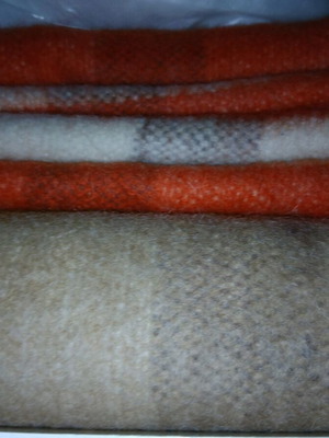 Handmade wool blankets like new, set of 2, size 1.60x1.20