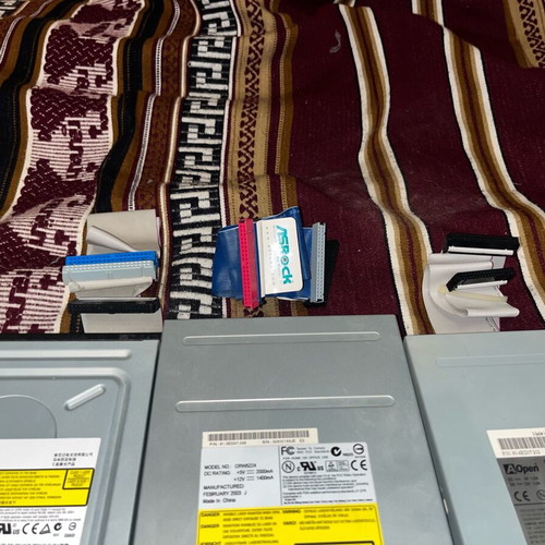 Retro drives pack used: Floppy, DVD-RW, CD-RW with cables