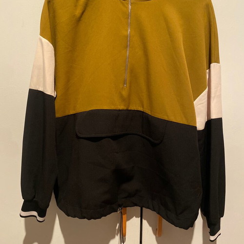 Zara top Large like new black and gold