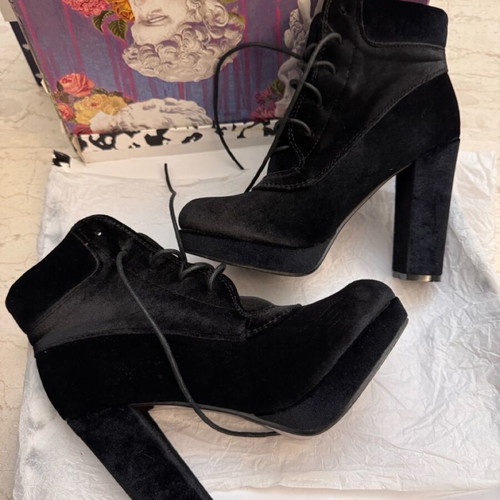 Vera Blum suede ankle boots No 37 used, black