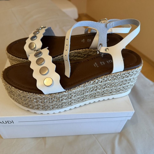 Gaudi white platform sandals new, size 40